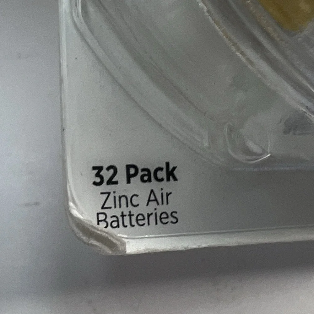 Rayovac Hearing Aid Batteries Size 10 32 Pack Yellow New Sealed Damaged Box
